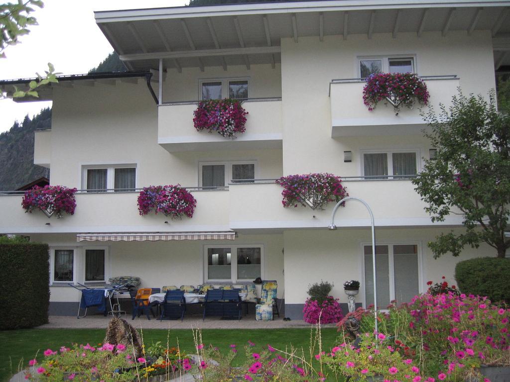 Gaestehaus Mrak Langenfeld Ngoại thất bức ảnh